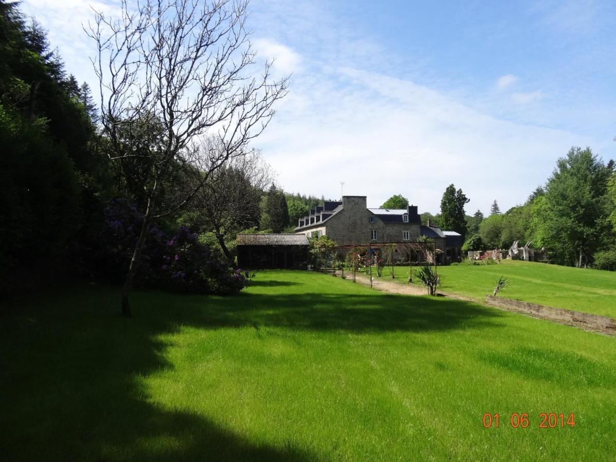 Domaine Des Papeteries Bed & Breakfast Plounevez-Moedec Exterior foto